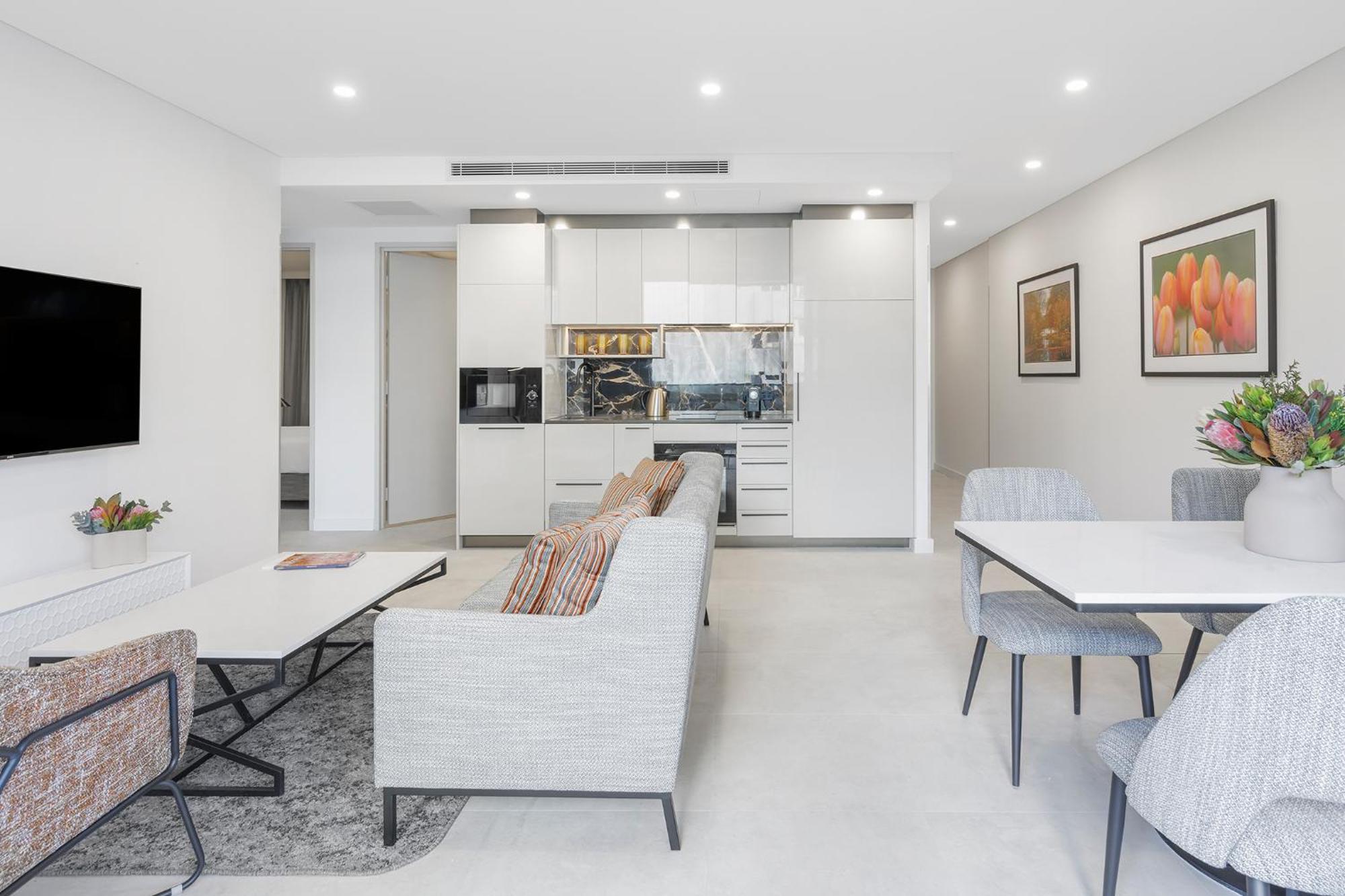Meriton Suites Канберра Экстерьер фото A typical apartment interior